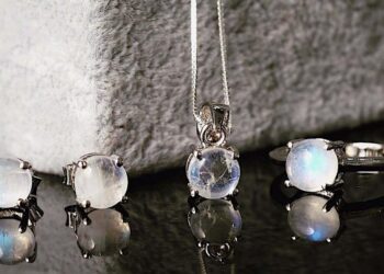 Đá Mặt Trăng hợp mệnh nào? Phong thủy của đá Mặt Trăng