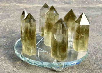 Tìm hiểu về đá Thạch Anh vàng mang lại phú quý tài tộc