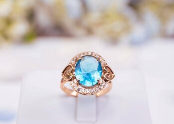 Mệnh Kim đeo đá màu gì giúp mang lại phong thủy tốt?