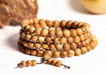 Vòng tay trầm hương luôn đem đến may mắn cho người sử dụng