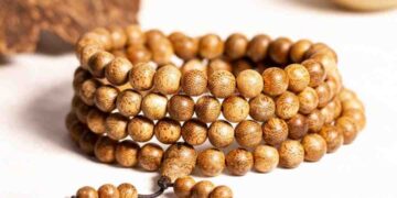 Vòng tay trầm hương luôn đem đến may mắn cho người sử dụng