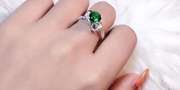 Hướng dẫn lựa chọn nhẫn đá phong thủy nữ sang trọng