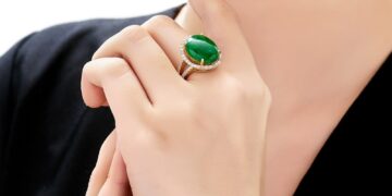 Kích thước nhẫn phải vừa vặn với ngón tay để đảm bảo sự thoải mái khi đeo